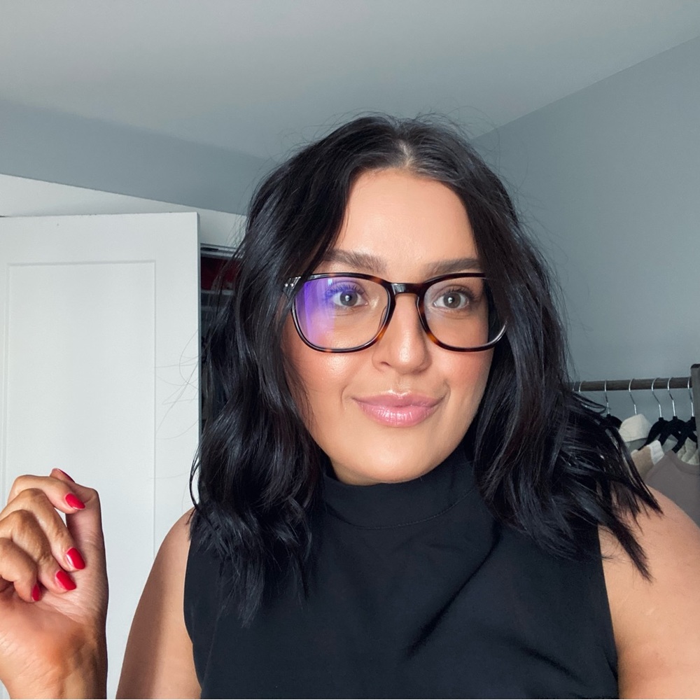 Meet your Posher, Emily
